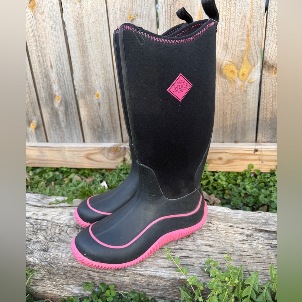 Women's Hale Original Waterproof Muck Boots Black and Pink size 8